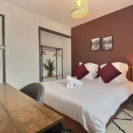 Hébergement de vacances Superbe * Maison Moderne * Proche Centre * Parking Prive