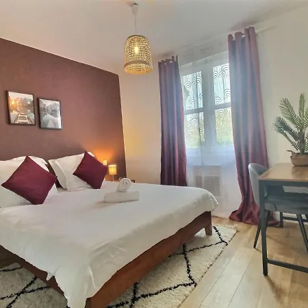 Superbe * Maison Moderne * Proche Centre * Parking Prive Hébergement de vacances Angers