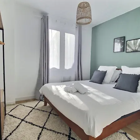 Hébergement de vacances Superbe * Maison Moderne * Proche Centre * Parking Prive