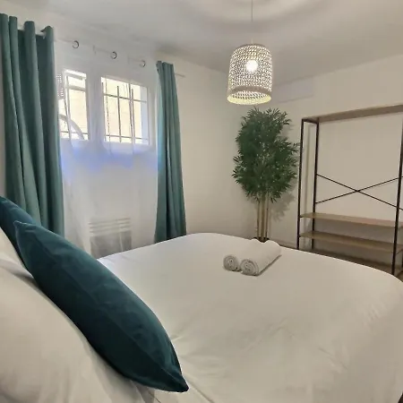 Hébergement de vacances Superbe * Maison Moderne * Proche Centre * Parking Prive