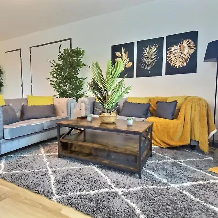 Superbe * Maison Moderne * Proche Centre * Parking Prive *